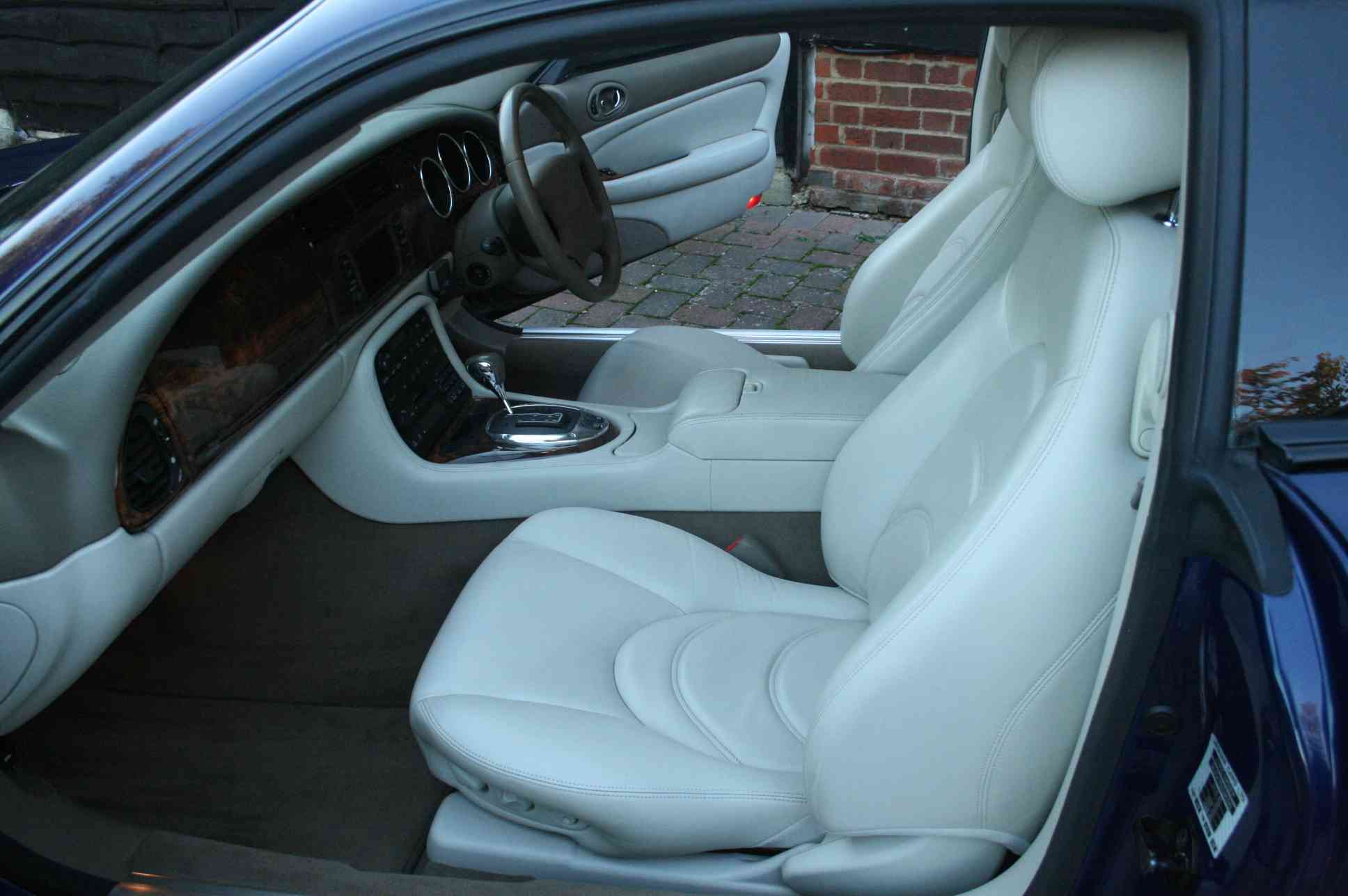 JAGUAR XK8 2 Door Coupe £8999